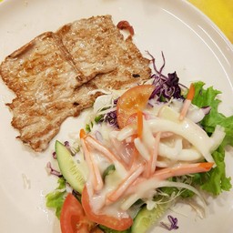 สลัดหมูทอด