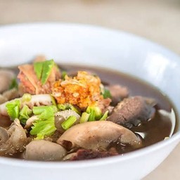ก๋วยเตี๋ยวเนื้อตุ๋น โคขุนโบราณ ตลาดจัมโบ้ ตลาดจัมโบ้ คลอง 3