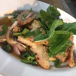 น้ำตกหมู