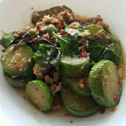 ผัดมะเขือยาวหมูสับ