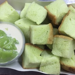 ขนมปังนึ่งสังขยา