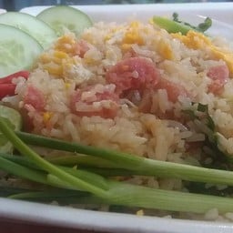 ข้าวผัดแหนม