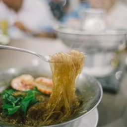 กุ้งอบวุ้นเส้น
