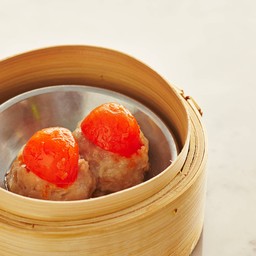 ไข่แดงแต้มหน้าหมู