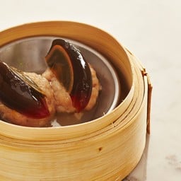 ไข่เยี่ยวม้าแต้มหน้าหมู