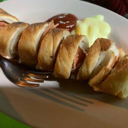 โรตีพันไส้กรอก