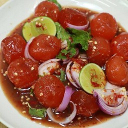 ยำไข่แดงเค็ม