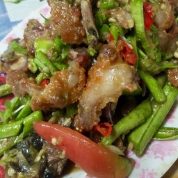 ตำถั่วหมูกรอบ
