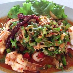 ยำถั่วพูกุ้งสด