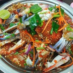 ยำมะม่วงปูม้าทูโทน (ปูม้าสุก/ดิบ)