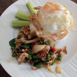 กระเพาไก่+ไข่ดาว