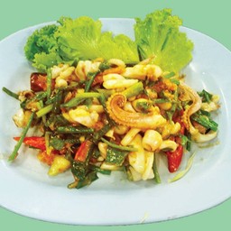 ปลาหมึกผัดไข่เค็ม