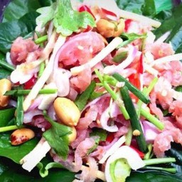 ยำแหนมสด