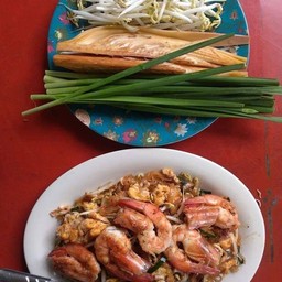 ผัดไทยกุ้งสด