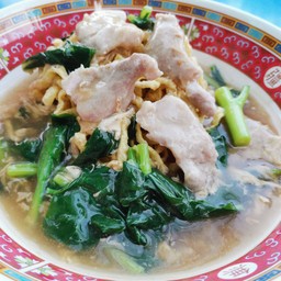 หมี่กรอบราดหน้า หมู - ไก่