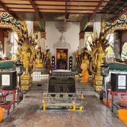 พระวิหาร คนเกิดวันเสาร์มาเวียน 9 รอบก่อนเข้าไปขอพร