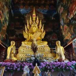 พระนาคปรก พระประธานในวิหาร