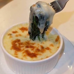 ผักโขมอบชีส