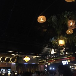 รออาหารมองดูฟ้า