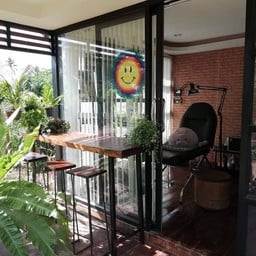 บรรยากาศ​ร้านชิลล์​ งานสวย