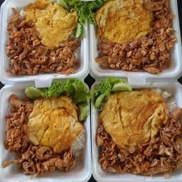 ไก่กระเทียมราดข้าว