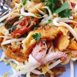 ตองอ่อนหอยทอดทะเล หน้าวัดเจริญวราราม(วัดน้อย)