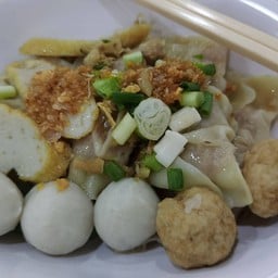 ต้าหมิง บะหมี่เกี๊ยว สูตรเจ้าสัว จรัลสนิทวงศ์ 35 แยก 15