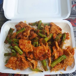 ผัดพริกแกงหมู