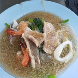 ราดหน้ารวมมิตร เส้นใหญ่
