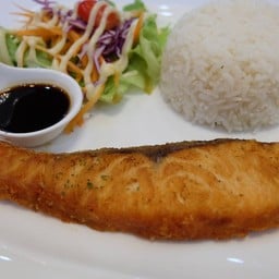 ข้าวแซลม่อนย่างซีอิ๊ว