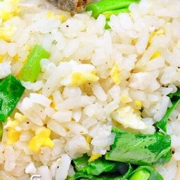 ข้าวผัดคะน้าฮ่องกงหมูชิ้น