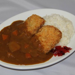 ข้าวแกงกะหรี่ปลาทอด