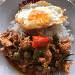 แม่บัวเจ้าเก่า ขนมจีน&ข้าวซอย