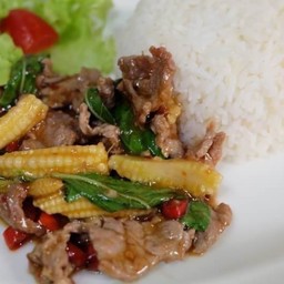 ข้าวกะเพราเนื้อโคขุน