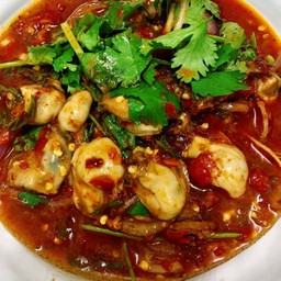 หอยนางรม ราดน้ำพริกเผา หอมเจียว