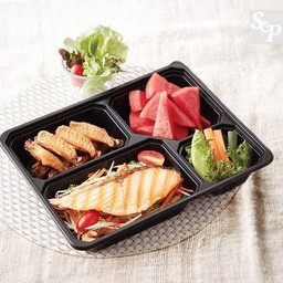 กริลแซลมอน-ส้มตำ + ปีกไก่ทอดสมุนไพร + ผลไม้