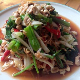 ตำซั้วมาม่า