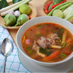 ต้มแซ่บกระดูกหมู