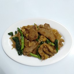 ผัดซีอิ๊วเส้นใหญ่