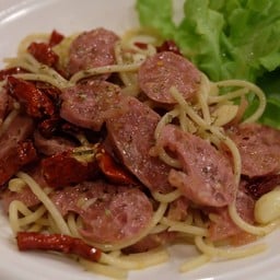 สปาเก็ตตี้ผัดแหนม(ผัดพริกแห้ง)