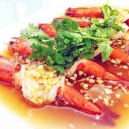 กุ้งแม่น้ำนึ่งกระเทียม