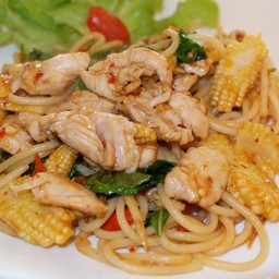 สปาเก็ตตี้ผัดกะเพราไก่