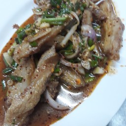 น้ำตกคอหมู