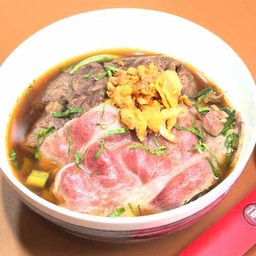 เตี๋ยวเนื้อวากิว น่องแก้ว