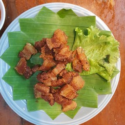หมูสามชั้นทอดน้ำปลา