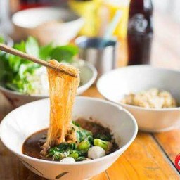 พลก๋วยเตี๋ยวเรือ