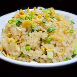 ข้าวผัดกระเทียม