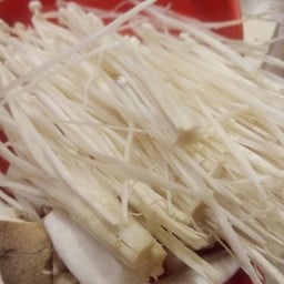 อาหารที่ Factory Buffet คุณภาพแย่ เหมือนราคาจะถูกแต่ราคานี้กินร้านอื่นที่่ดีกว่า