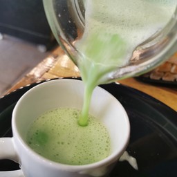 นมเขียวร้อน