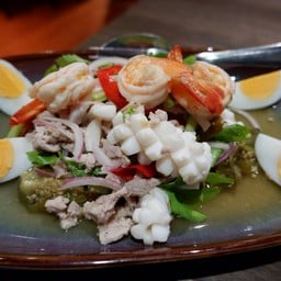 ยำมะเขือยาว ไข่ต้ม